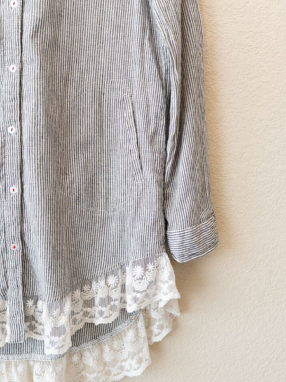 Umgee Stripe Tunic Womens M Button Up Lace Hem Roll Tab Sleeve Pockets High Low - Picture 6 of 13